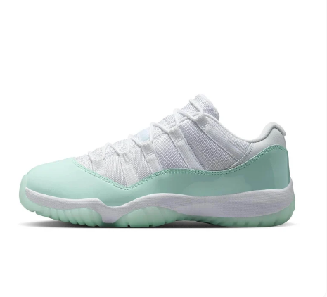 Air Jordan 11 Retro Low WMNS 'Igloo'